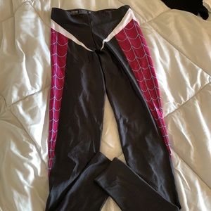 Never worn spider man leggings. Great for dress up & casual wear. Size small